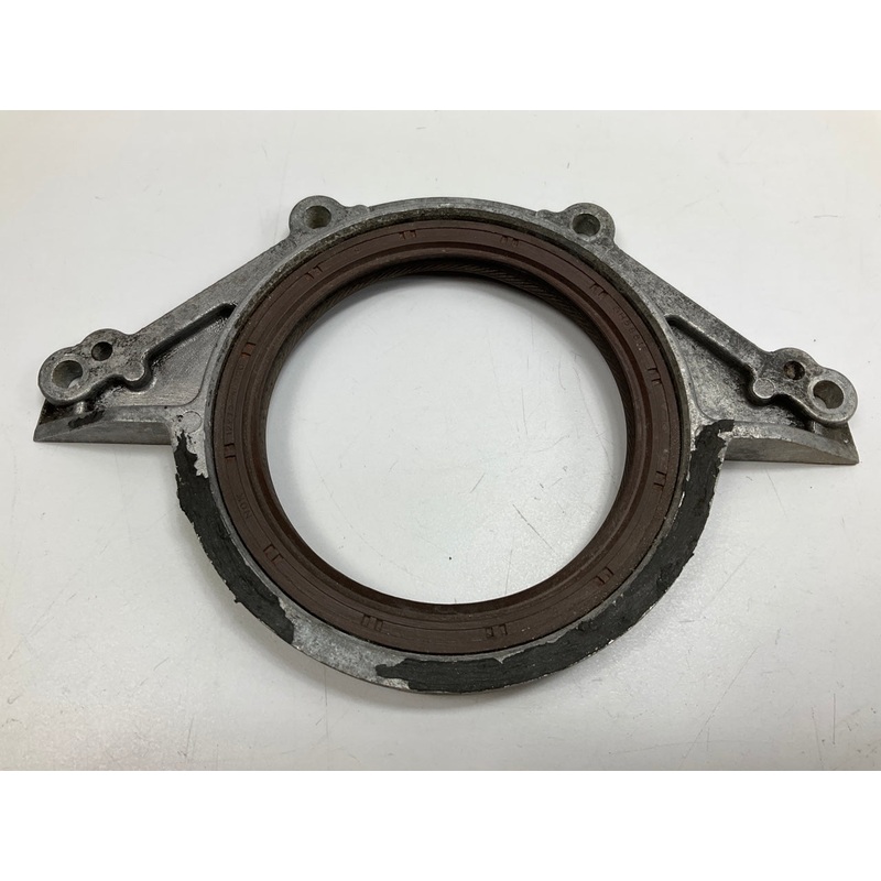 USED #1426 Rear Main Seal Cover Housing Retainer OEM For 90-96 Nissan 300zx Z32