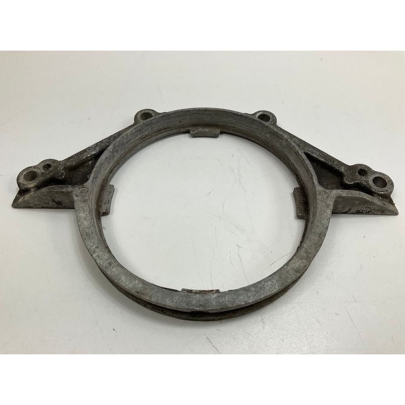USED #1429 Rear Main Seal Cover Housing Retainer OEM For 90-96 Nissan 300zx Z32