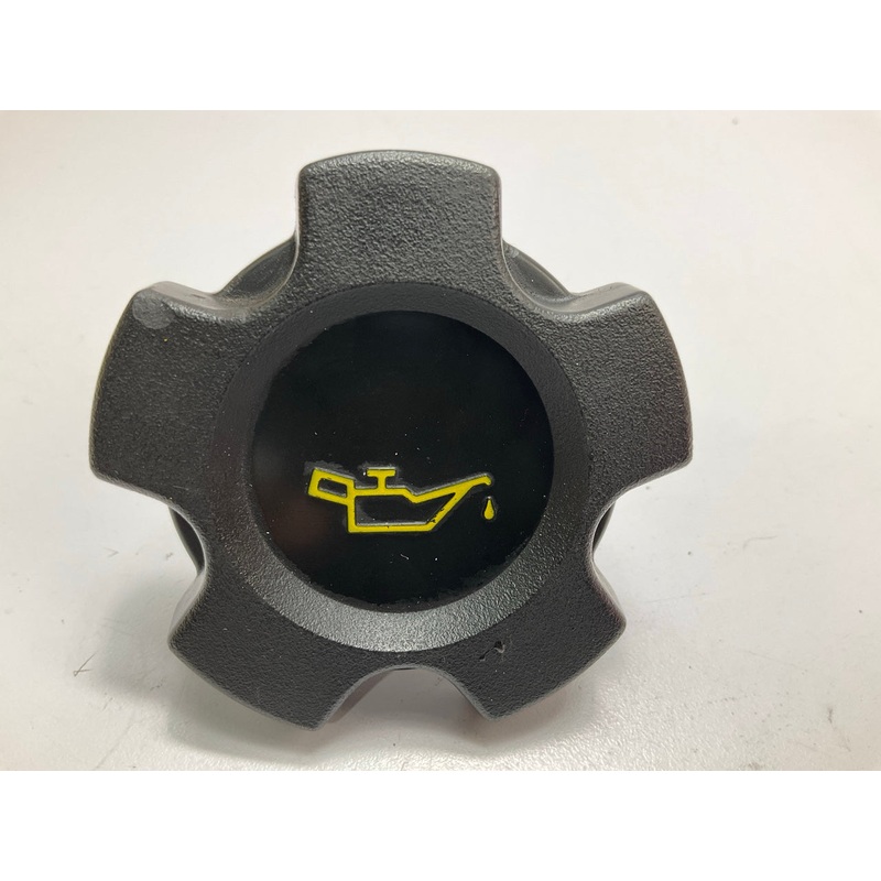 USED #486 - Engine Oil Filler Cap For 84-89 300zx Z31 & 90-96 300zx Z32