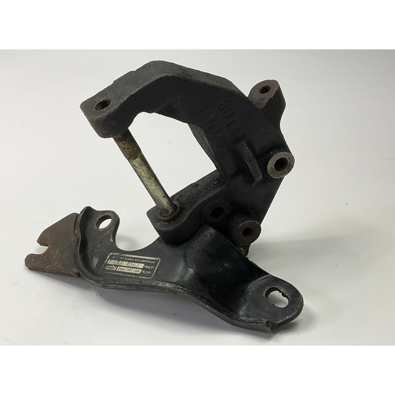 USED - Power Steering Pump Bracket OEM For 1984-1986 Nissan 300zx Z31
